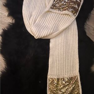 Elegant Cream and Gold Knit Scarf